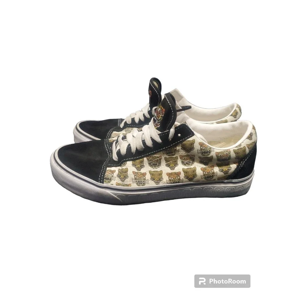 Vans Old Skool Jaguar‎ Black Low Top Sneakers Size: Men 8.5 Woman 10
